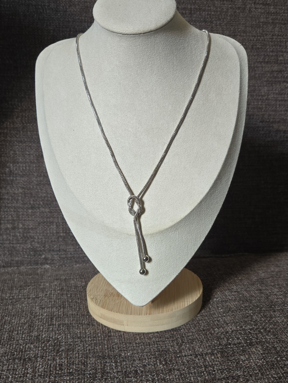 Vintage Silver Tone Hong Kong Knot Lariat Necklace 💫